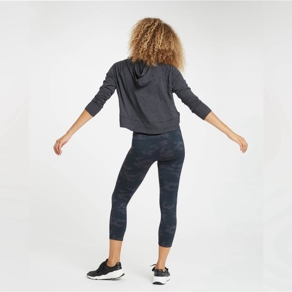 Spanx Look At Me Now Seamless Black Gray Camo Cropped Leggings Sz M 6 8 Hi Rise - Picture 3 of 9